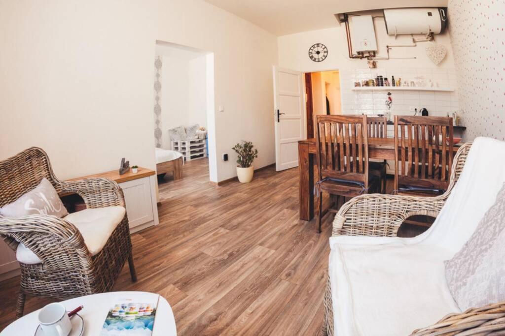 Stylovy Apartman V Centru Nachoda ภายนอก รูปภาพ